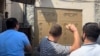 Лукашенко заявил, что армяне, "кроме нас", никому "не нужны". После этого посольство Беларуси в Ереване закидали яйцами и картофелем
